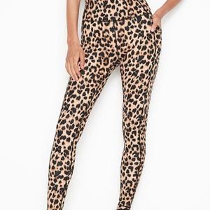 Victoria's Secret Essential Pocket Leggings